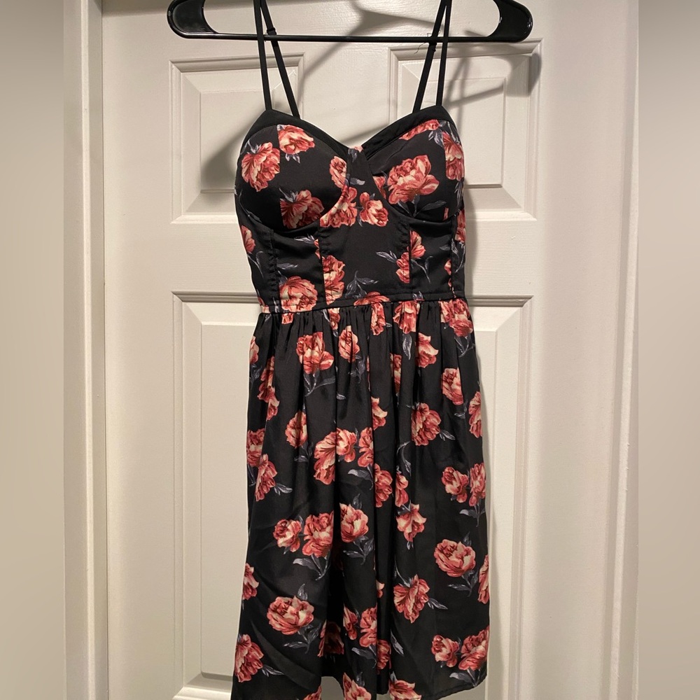 Sweetheart shaped mini dress